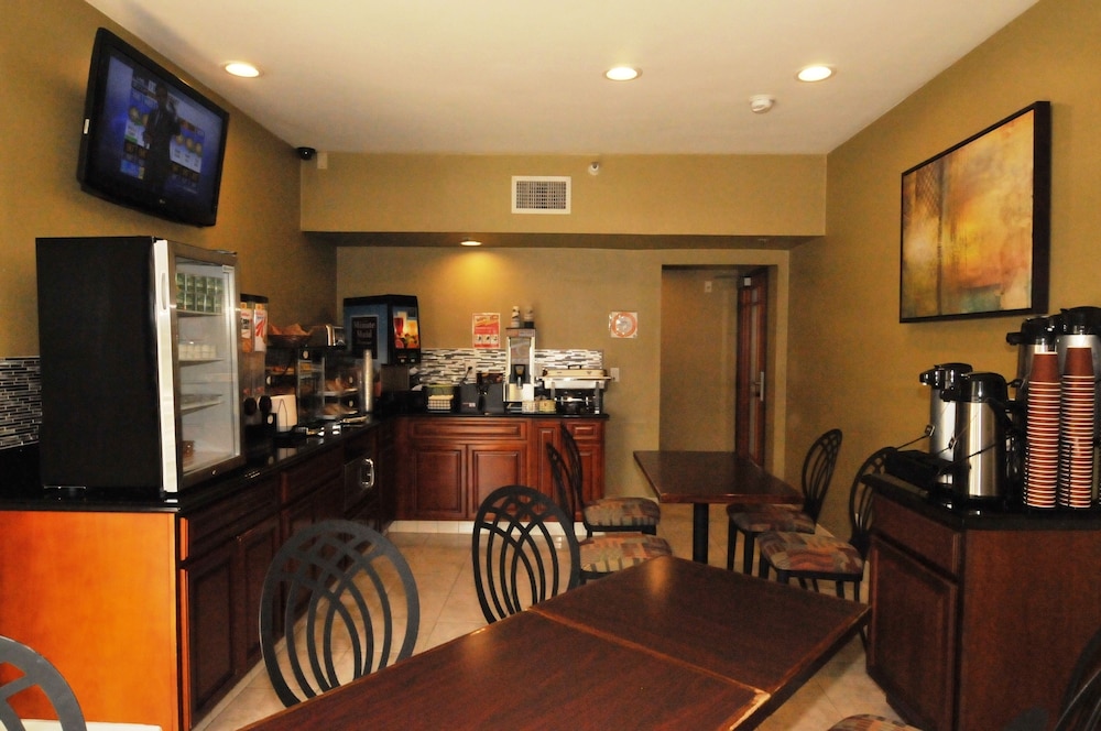 Best Western Huntington Beach 51/65