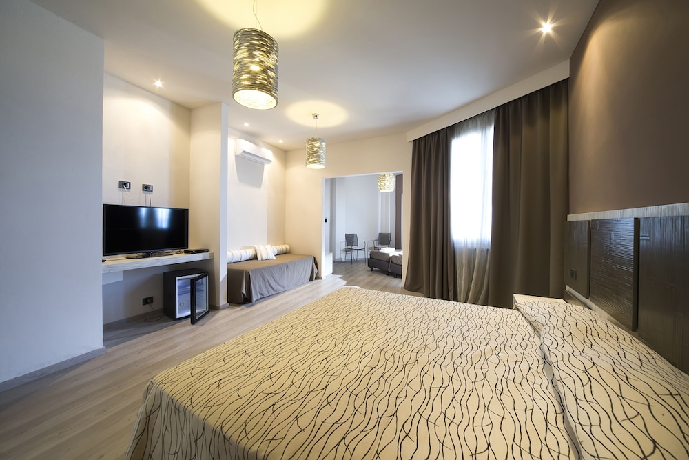 Hotel Tirreno Formerly Sea Club Tirreno 11/50