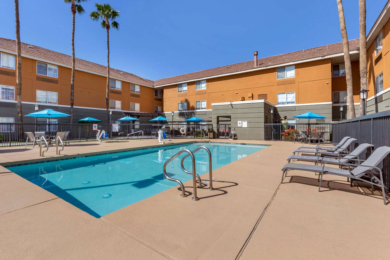 Best Western North Phoenix Hotel 76/76