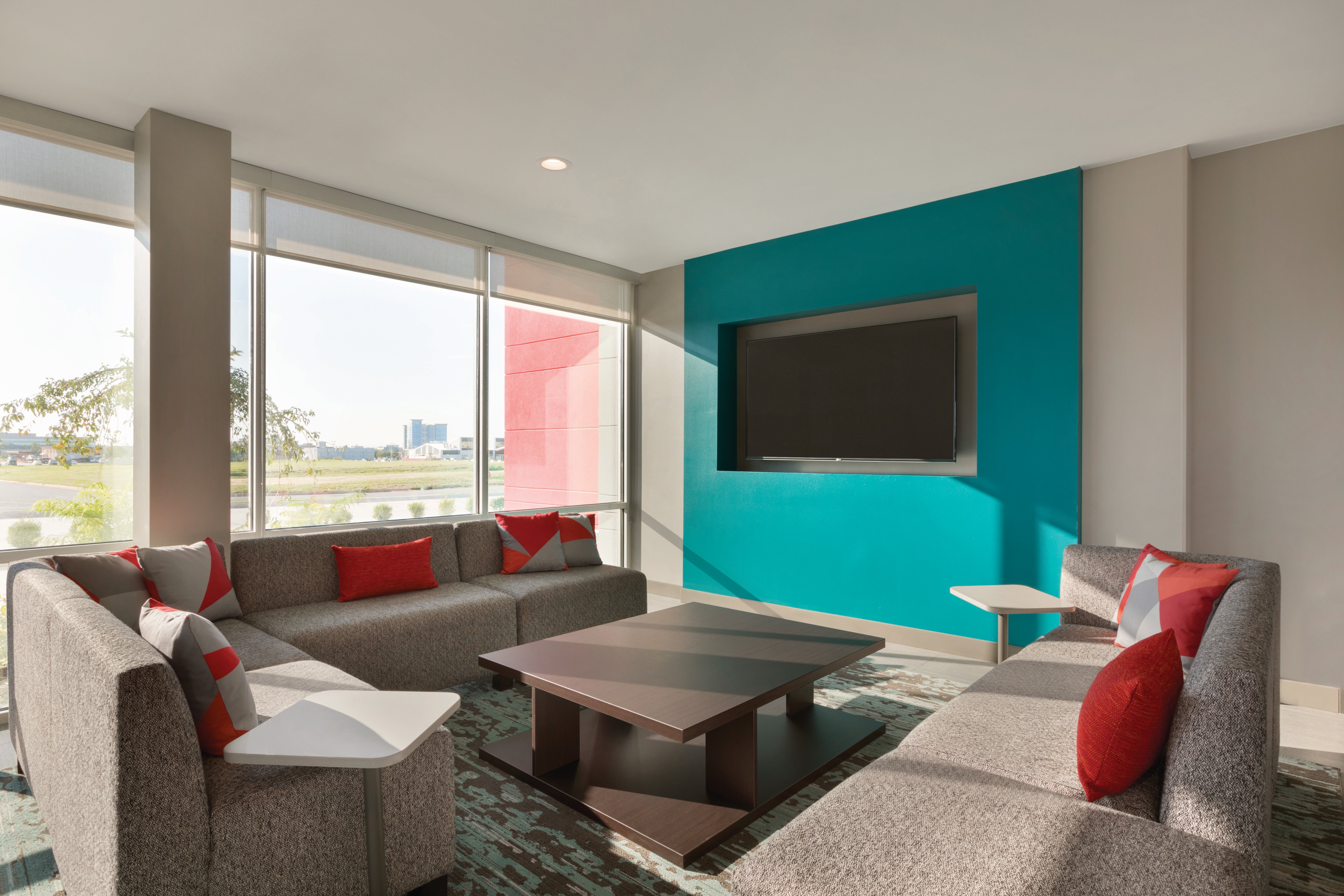Avid Hotels Cedar Rapids South 24/47