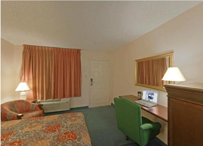 غرفة رباعية، Americas Best Value Inn Laredo 5/10