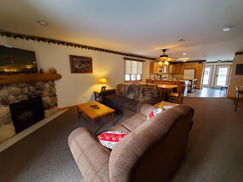 Grand Bear Resort at Starved Rock 33/57