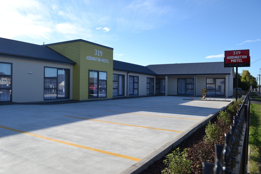 319 Addington Motel 33/38