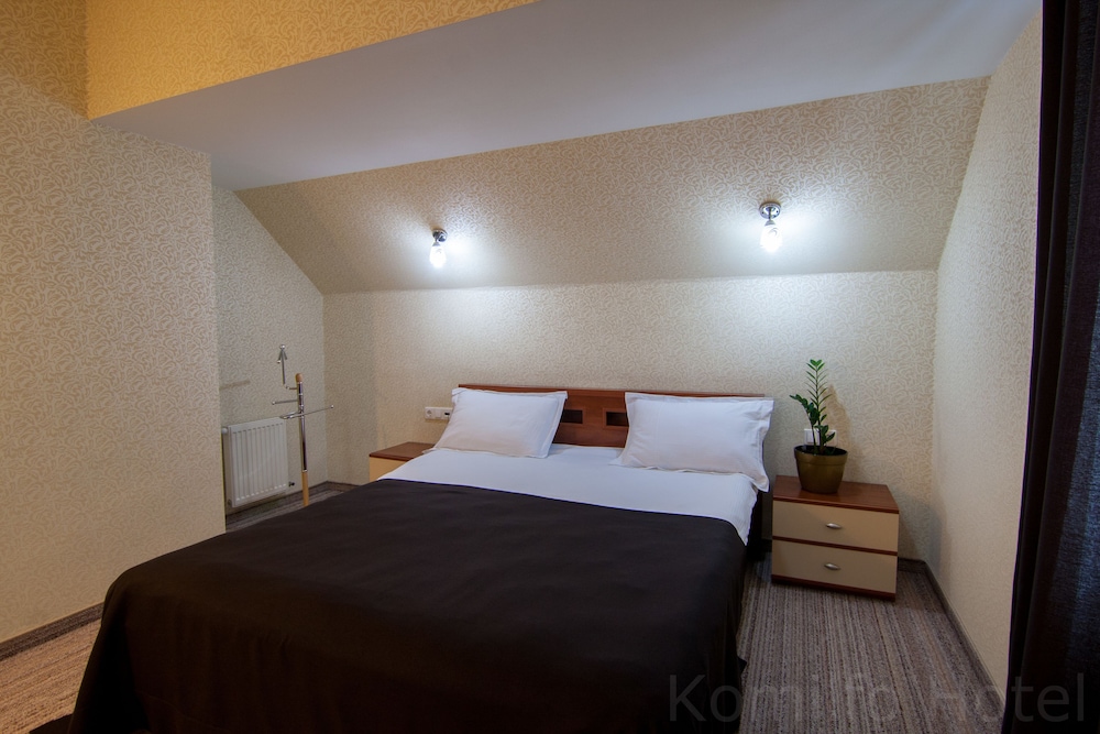 Komilfo Hotel 7/50