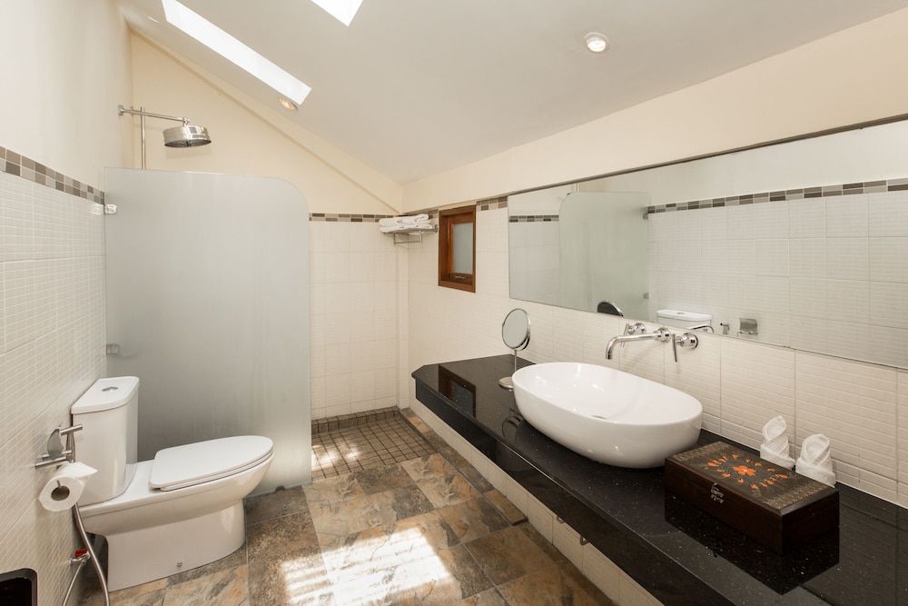 Boujis Boutique Resort 50/50