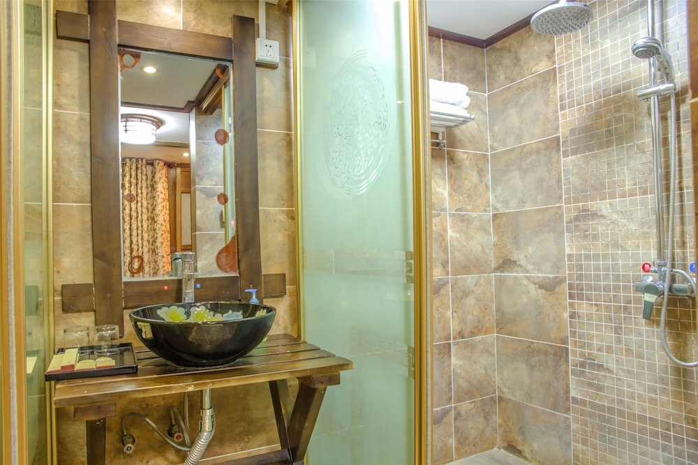 Lijiang Xueshanyu Inn 32/36