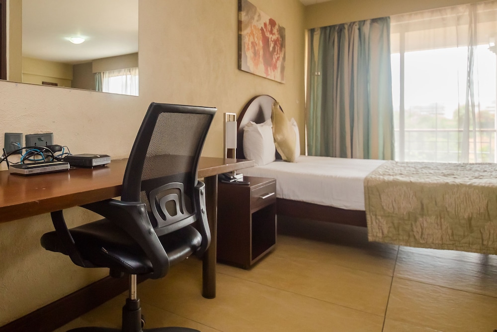 Taarifa Suites 42/50