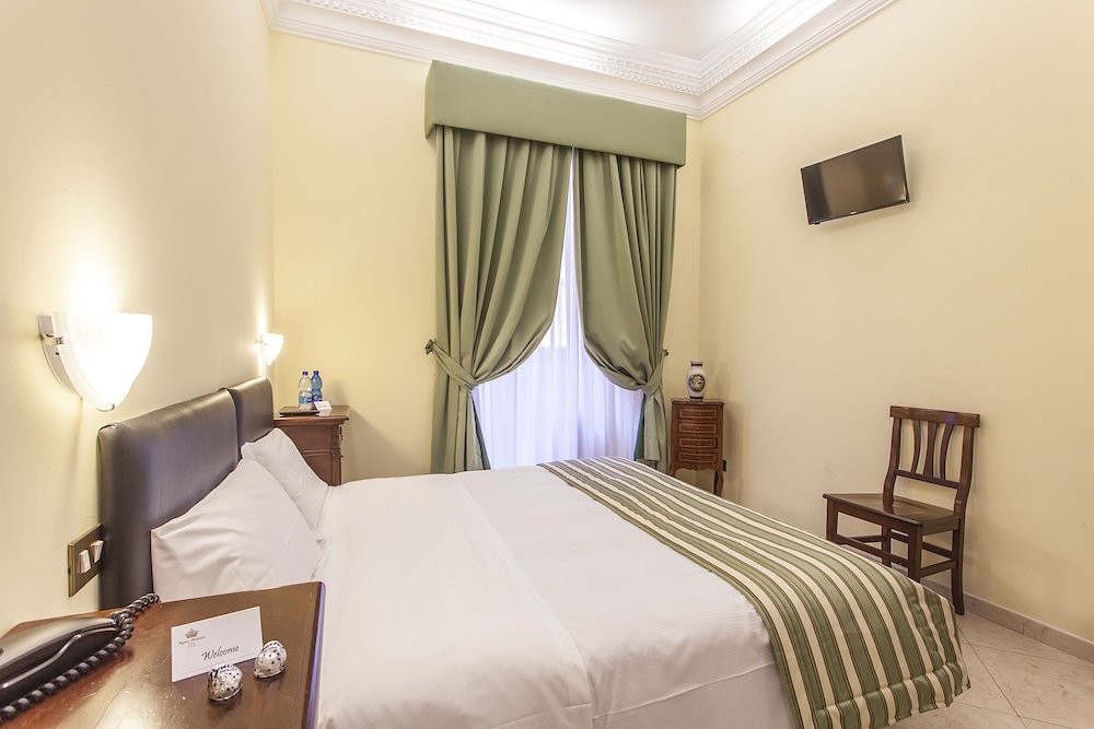 SUPERIOR, DOUBLE OR TWIN BED