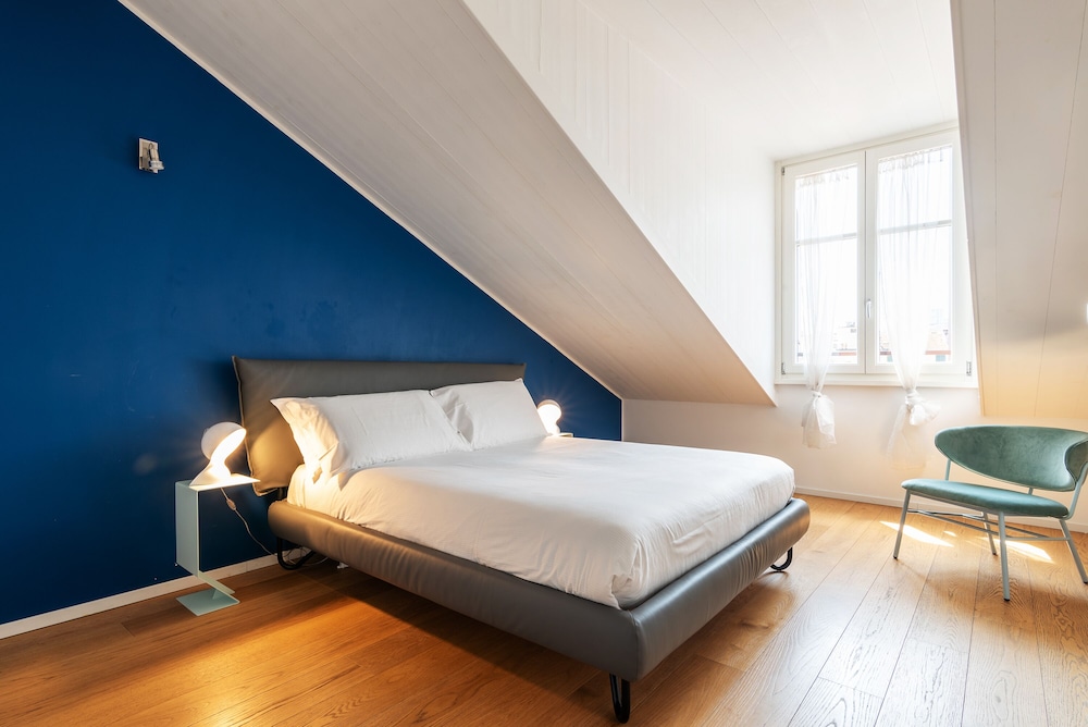 Easyhomes - Brera Luxury Suites 7/42