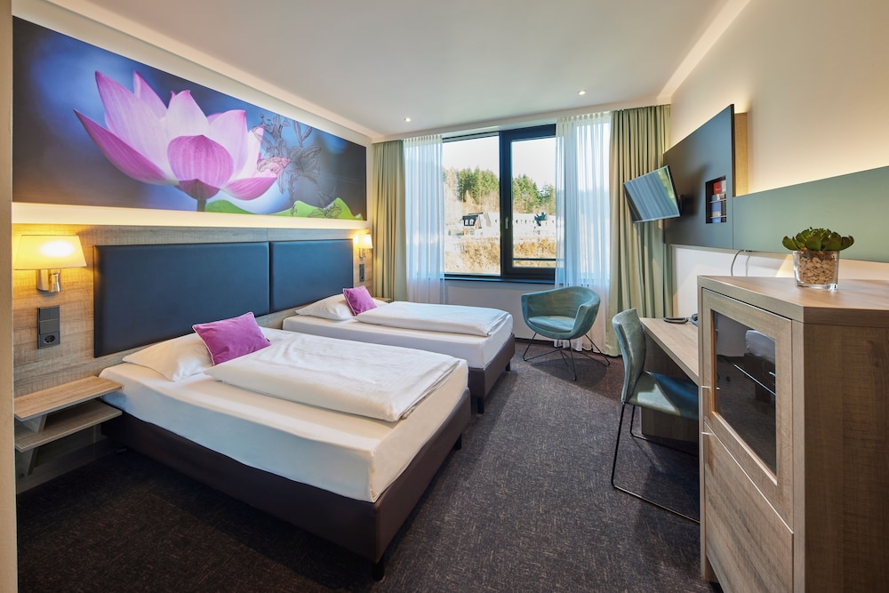Standard, Twin Beds