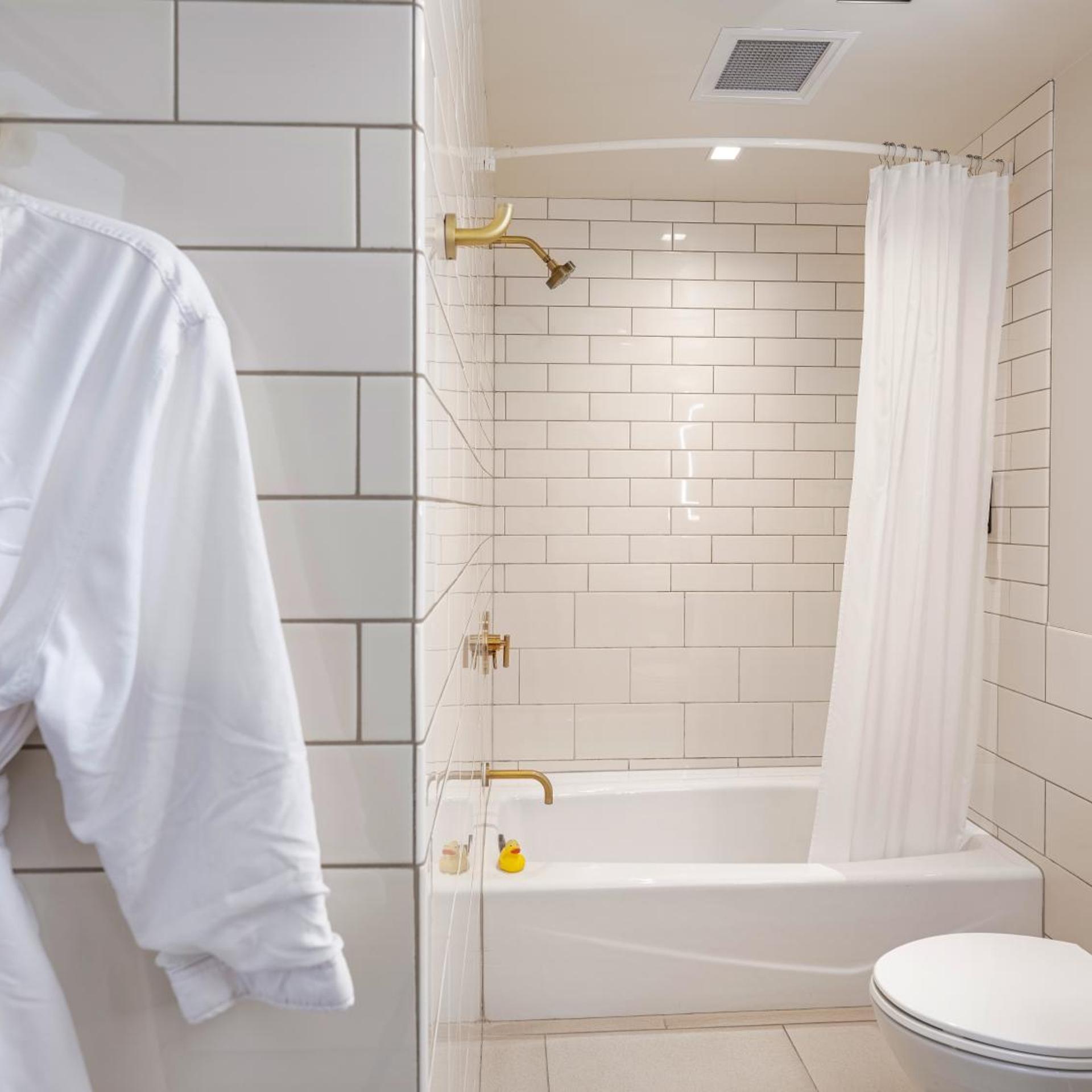 غرفة ديلوكس بسرير كوين، 21C Museum Hotel Bentonville 7/8