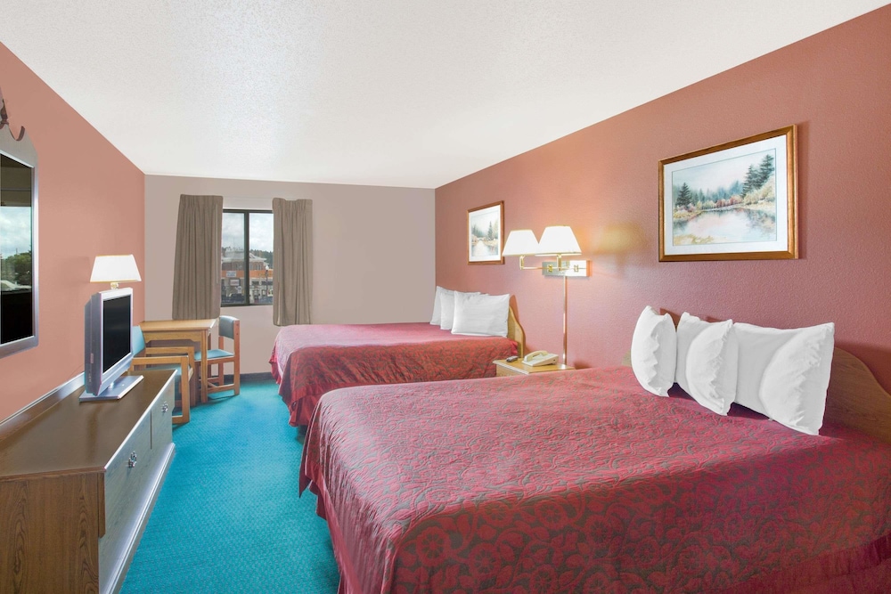 Days Inn by Wyndham Custer 14/36