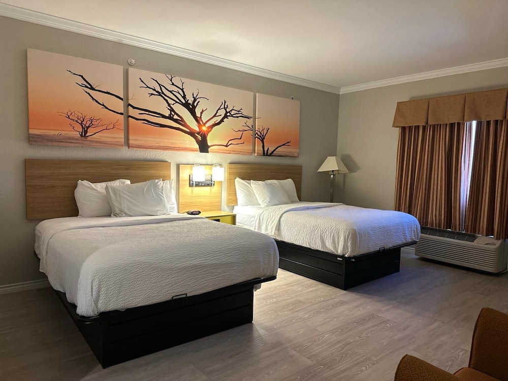 Days Inn by Wyndham Copperas Cove 26/53