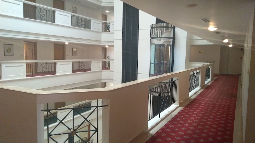 Abad Atrium Hotel 56/57