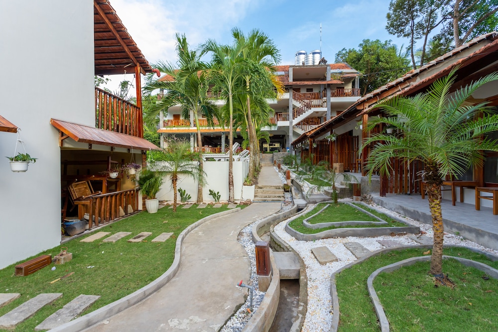 Bauhinia Resort 35/50