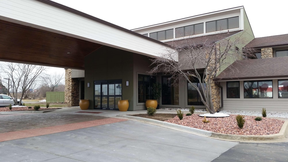 Crossroads Hotel & Event Center detail