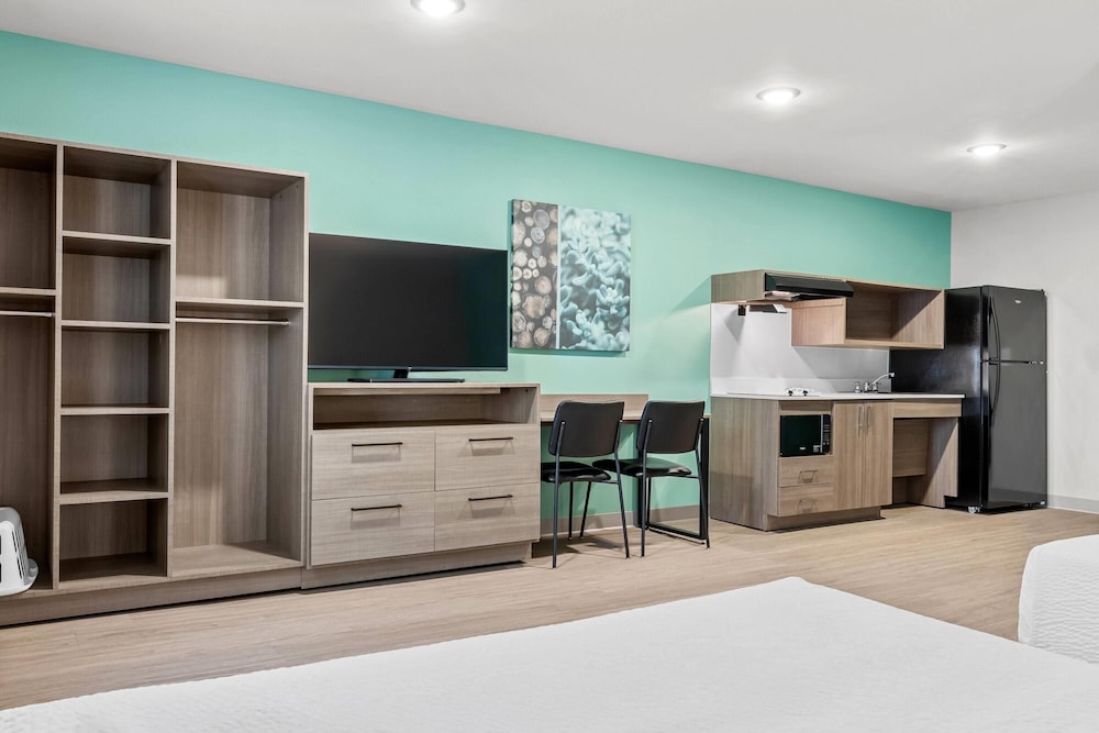 ECHO Suites Extended Stay by Wyndham Conyers 30/37