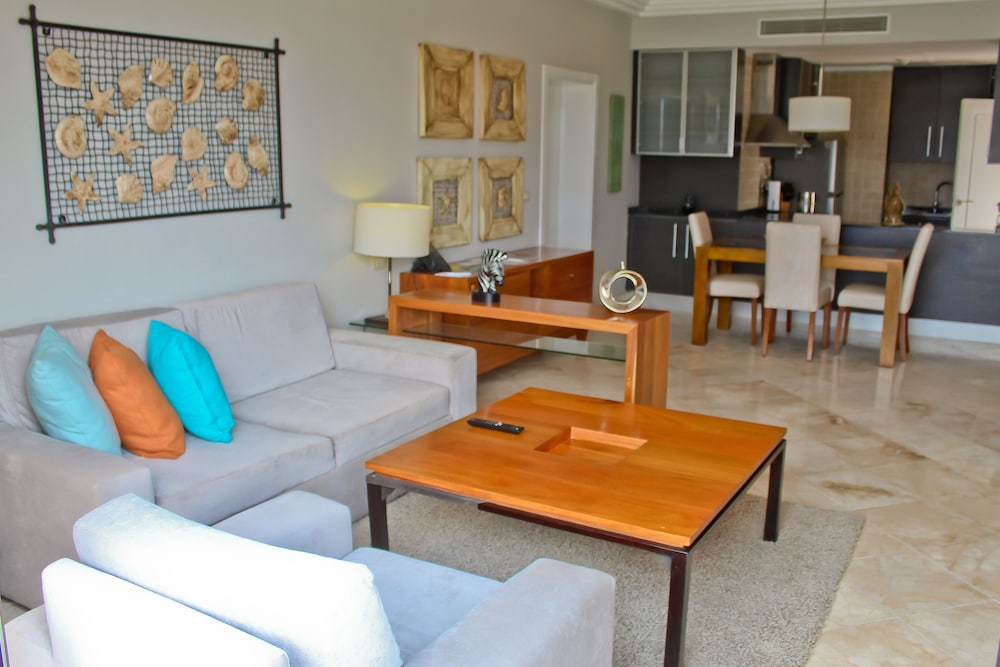 TAN Resorts Marina Cap Cana 24/39