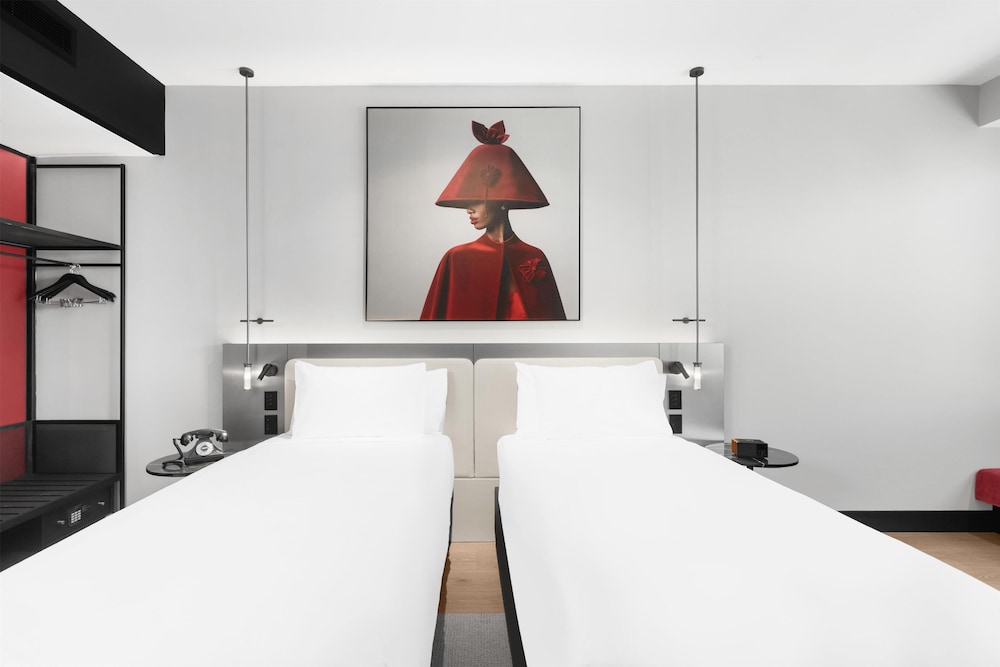 Radisson RED Auckland 22/50
