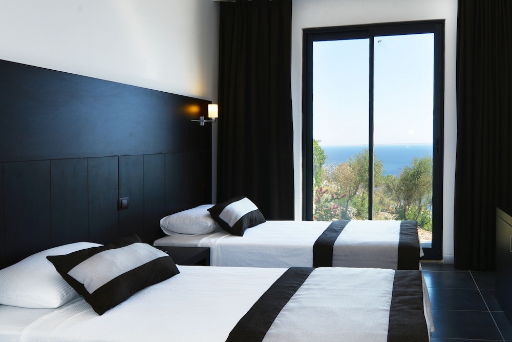 Kalamar Hotel 9/50