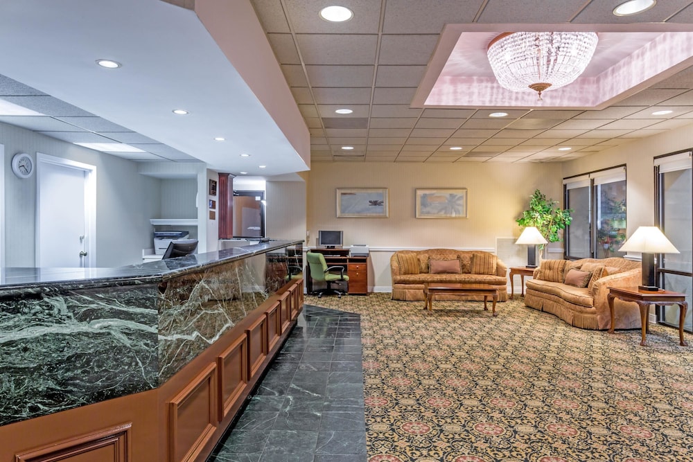 Ramada by Wyndham Altamonte Springs Near I-4 5/39