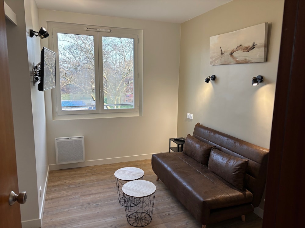 HOSTELLERIE DU CLOS PITE 22/56