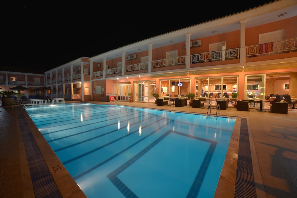 Angelina Hotel and Apartments 34/60