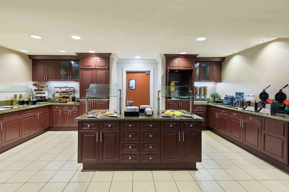 Homewood Suites by Hilton Tampa Airport Westshore 35/50