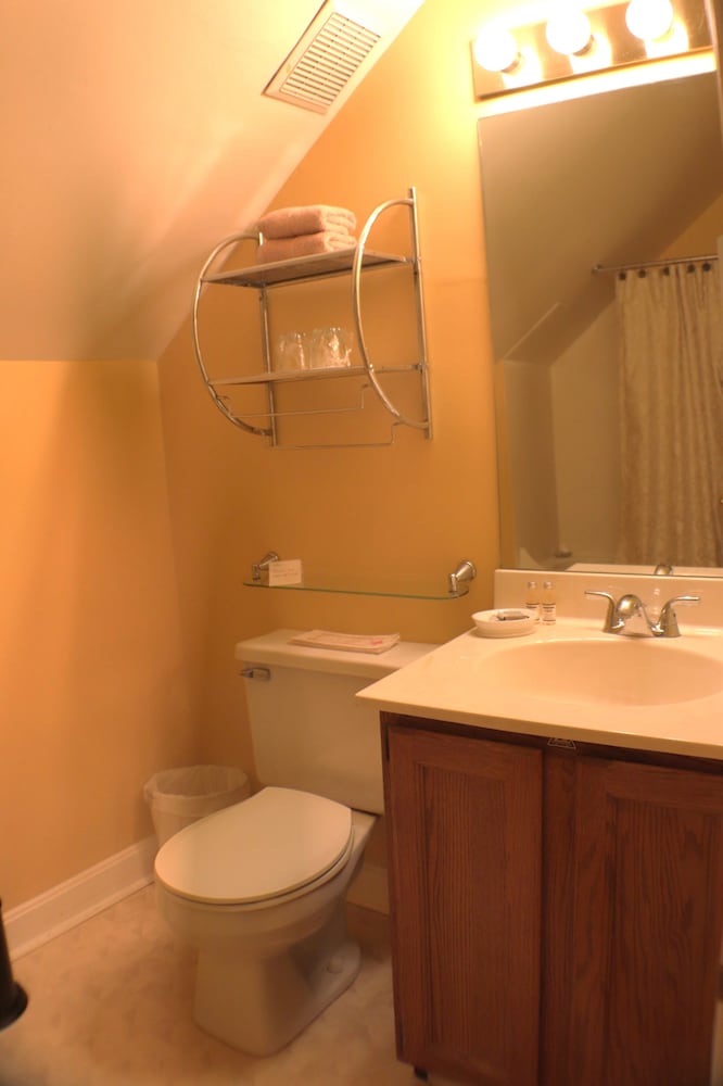 50 Lincoln Short North Bed and Breakfast 32/71