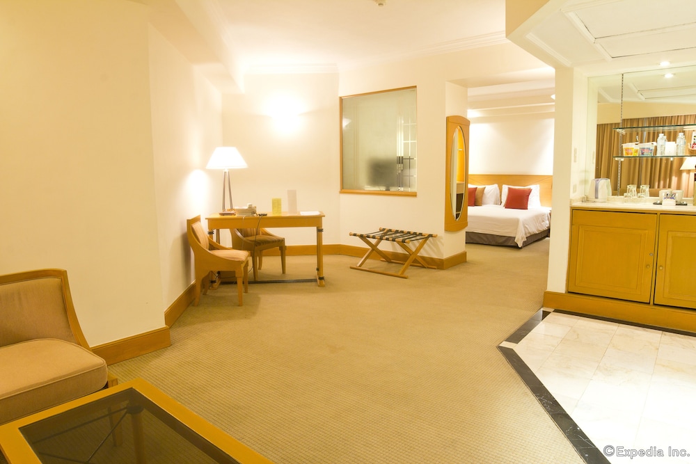 The Heritage Hotel Manila 68/100
