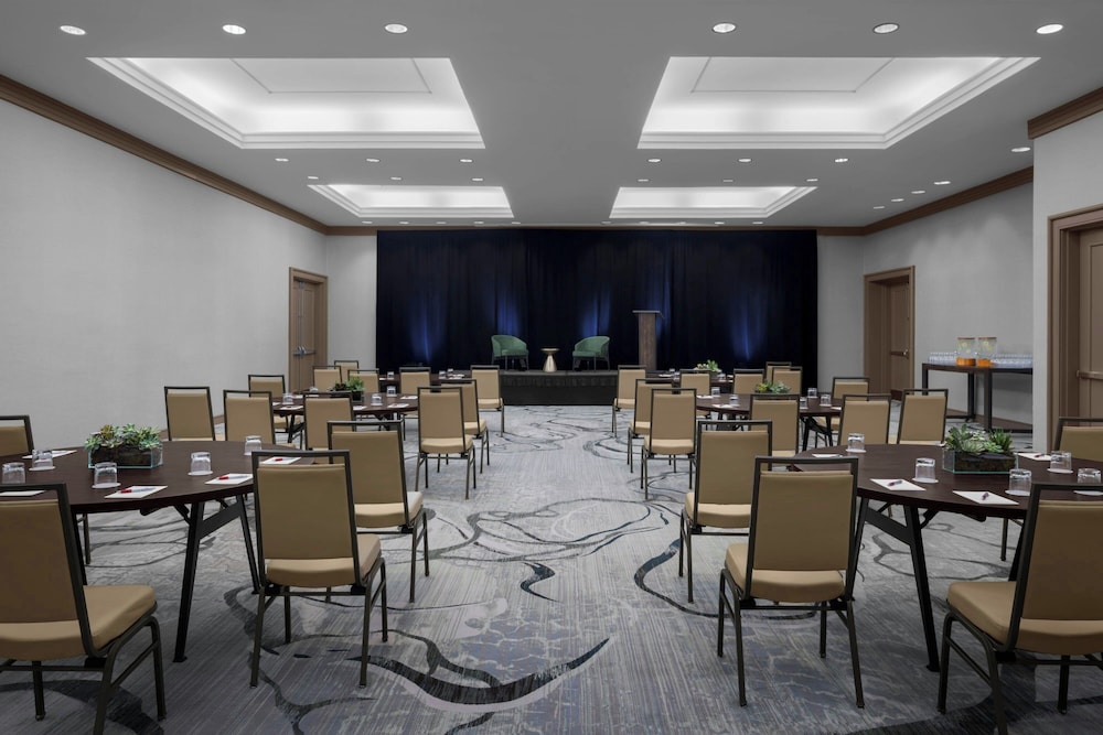 Marriott Jacksonville Downtown (ex. Omni Jacksonville Hotel) 62/64