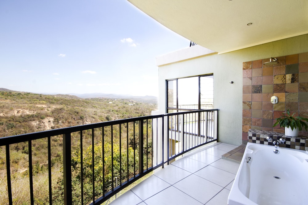 La Roca Guest House 36/58