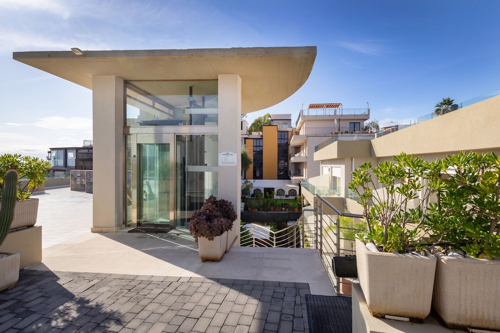Zeus Residence Hotel 7/50