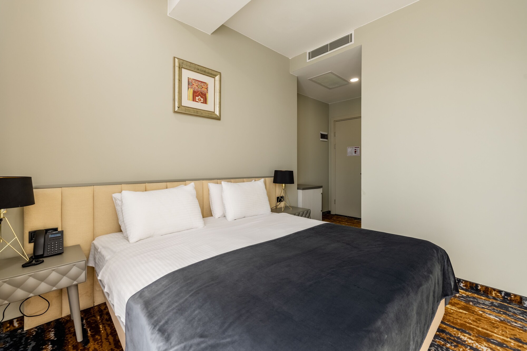 ECONOMY, DOUBLE OR TWIN BED, CITY VIEW