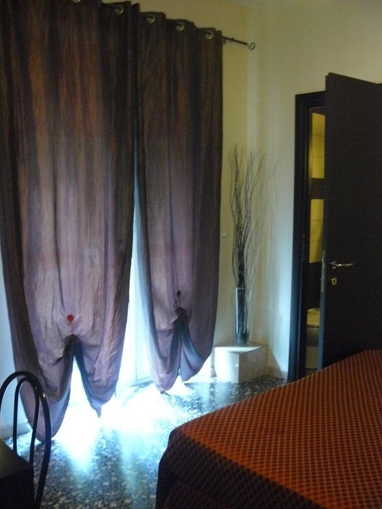Hotel Vittoriano 11/40