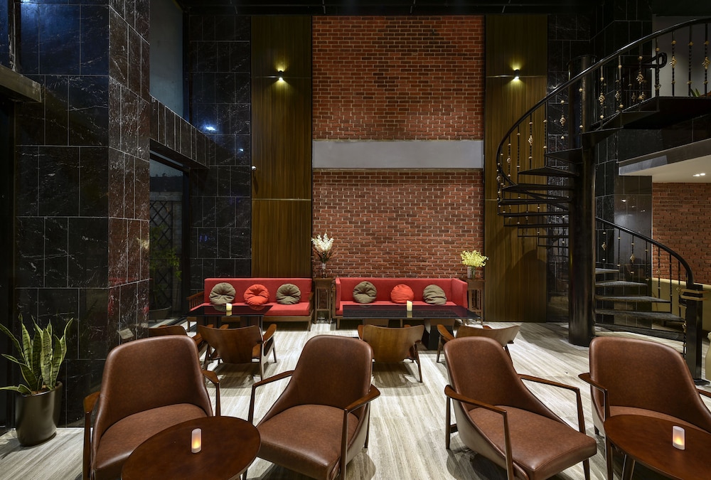 The Marron Hotel 41/50