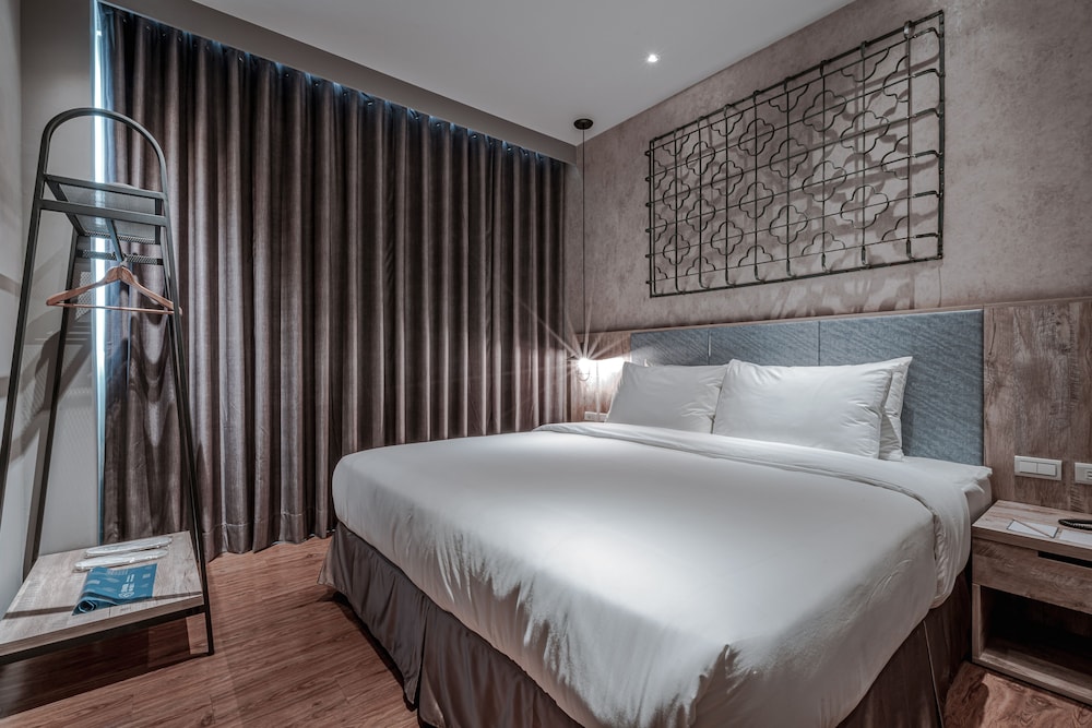 Superior, Queen Bed, Somer Hotel 2/3