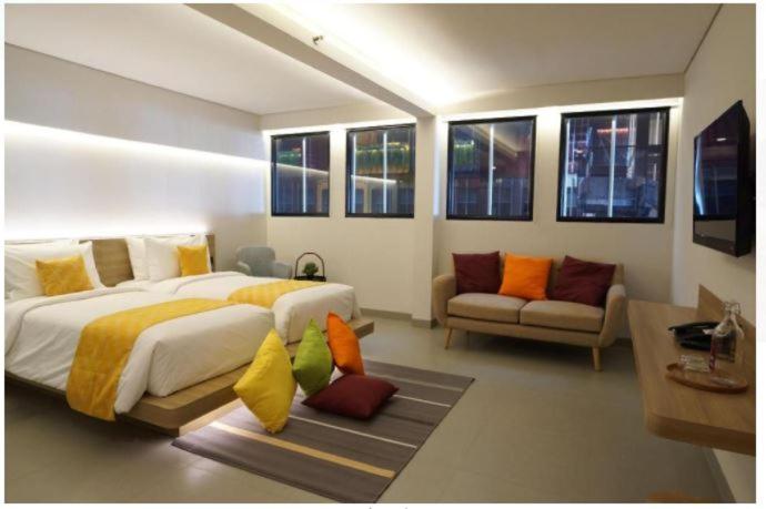 Qubika Boutique Hotel 8/27