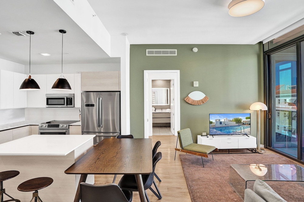 Sonder | 17WEST 68/78