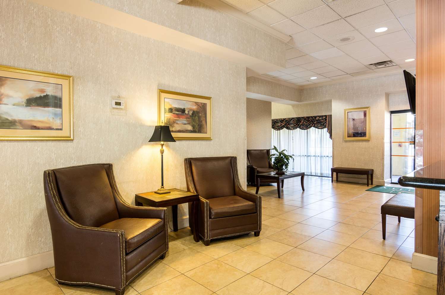 Quality Inn Near Joint Base Andrews-Washington Area 24/36