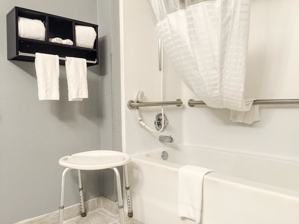 Best Western Executive Inn Mount Gilead 10/33