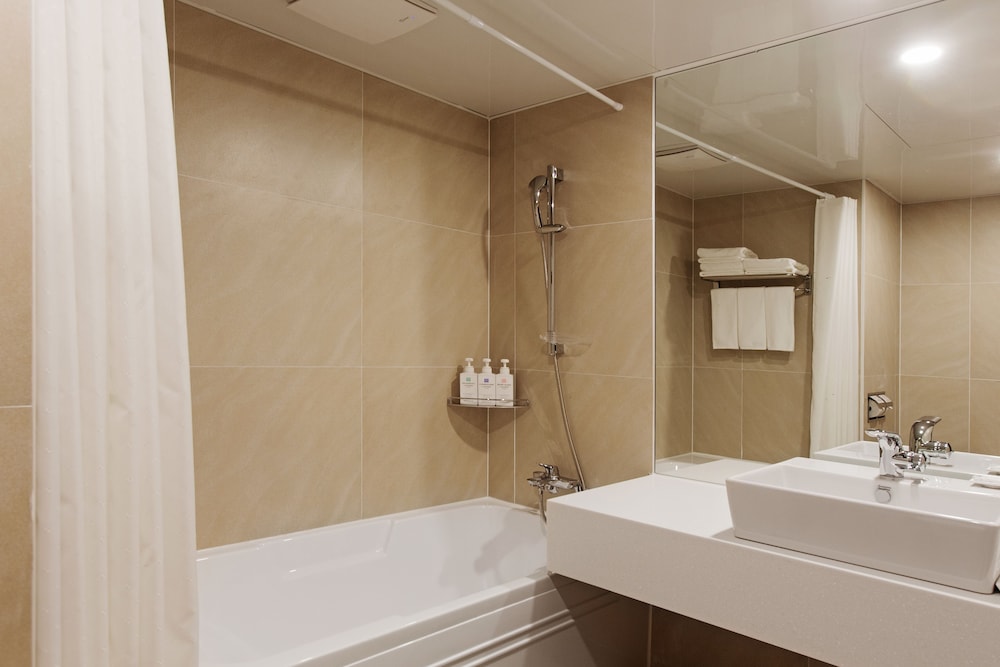 Hotel Adela 45/47
