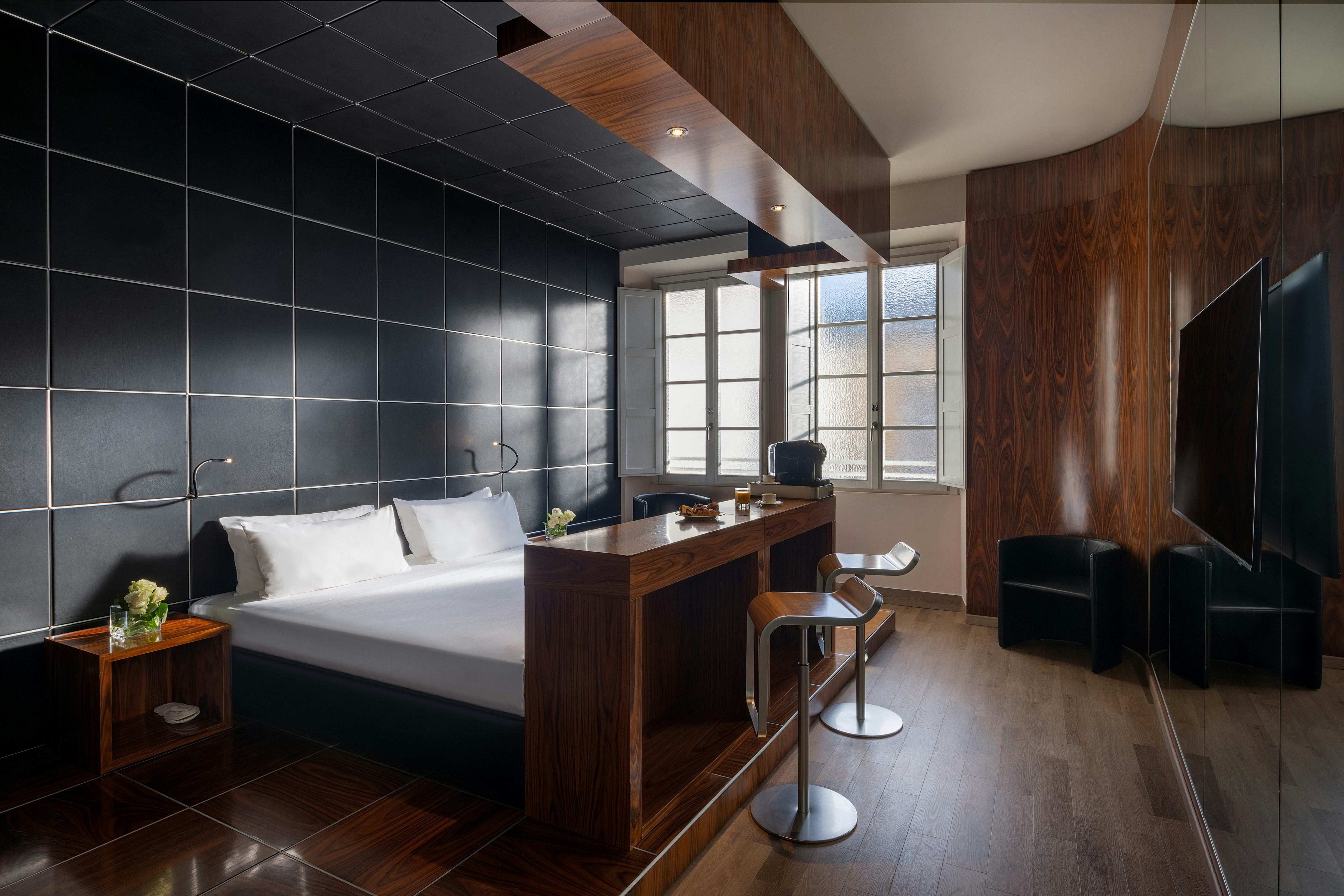 EXECUTIVE, DOUBLE BED