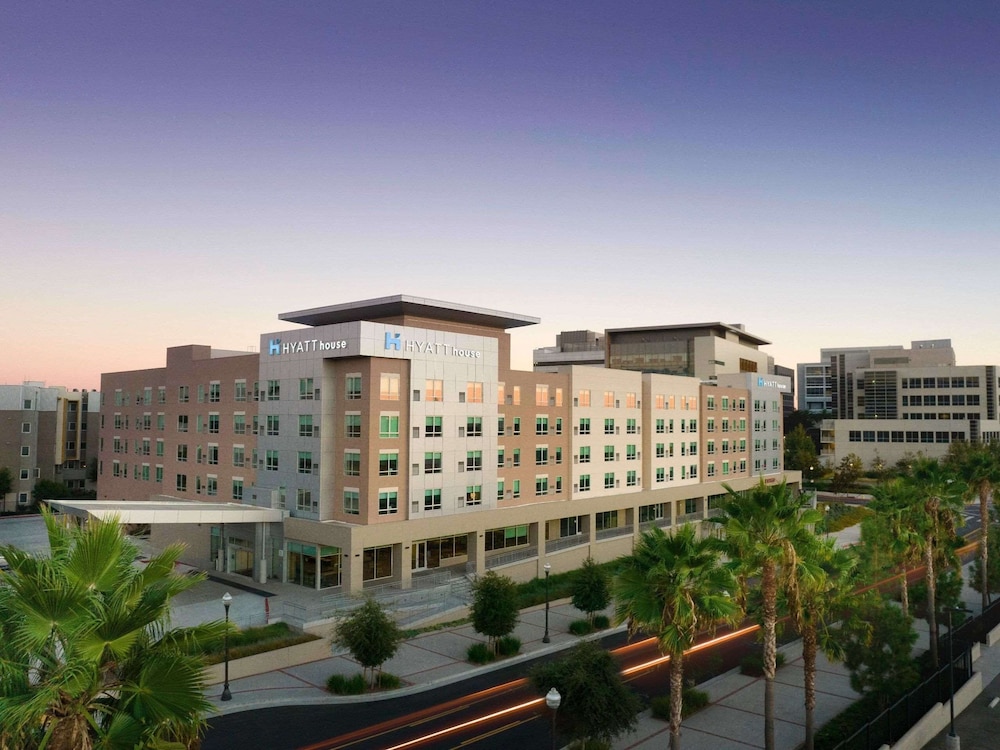 Hyatt House LA University Medical Center 2/48