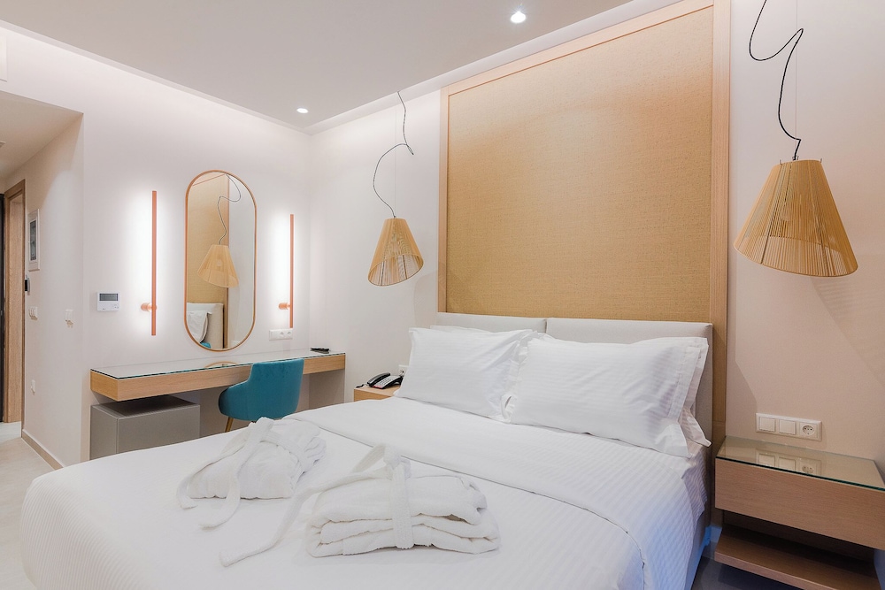 DELUXE, DOUBLE BED