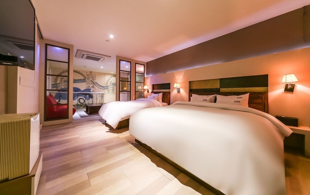 Zara Motel 26/68