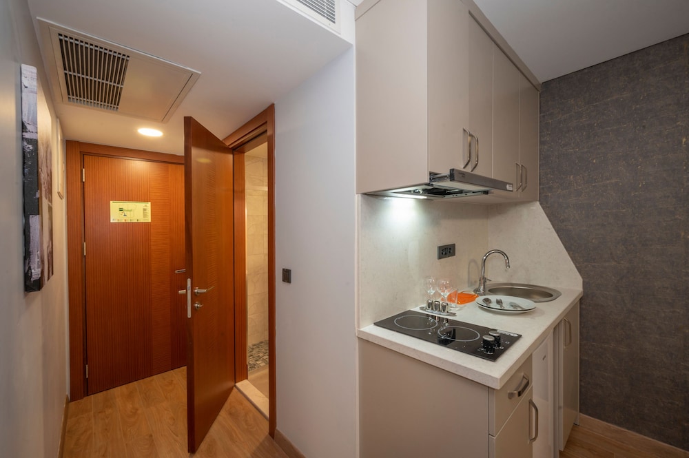 Ka Suites & Hotel 56/58