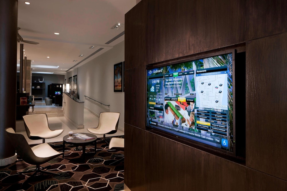 Courtyard By Marriott South Beach 6/33