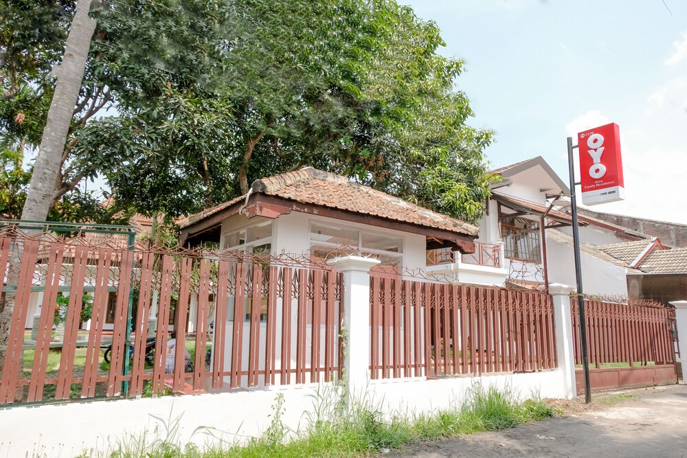 OYO 1376 Kina Family Residence 5/28