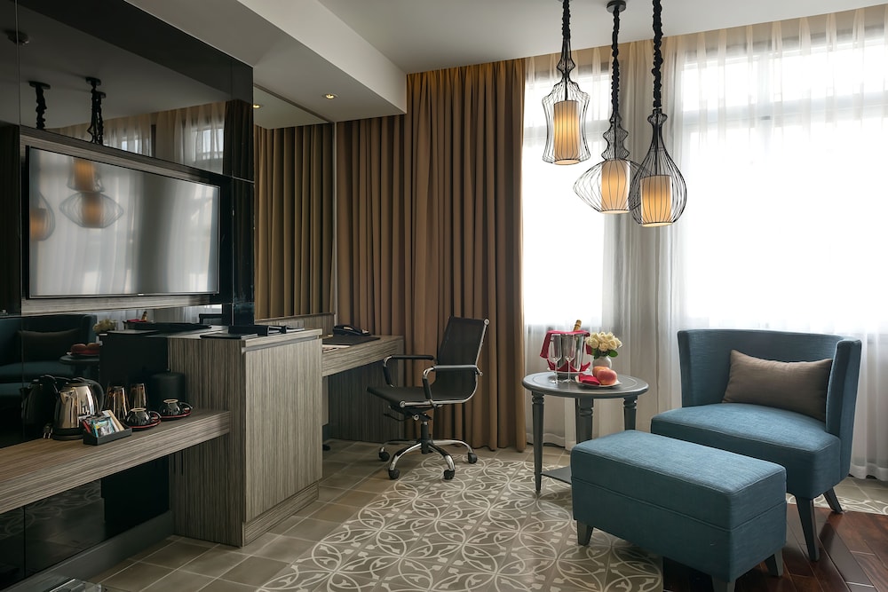 Paradise Suites Hotel 37/66